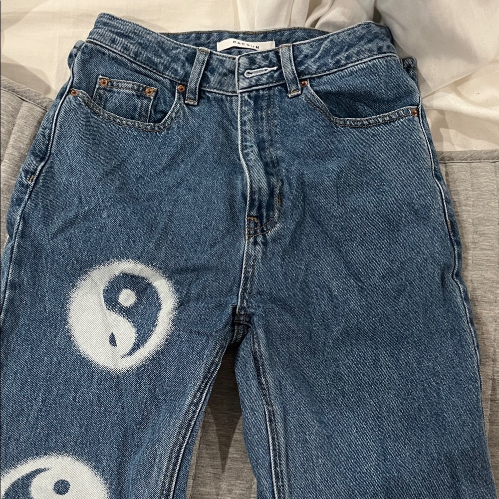 PacSun Blue Straight Jeans with Yin Yang Pattern